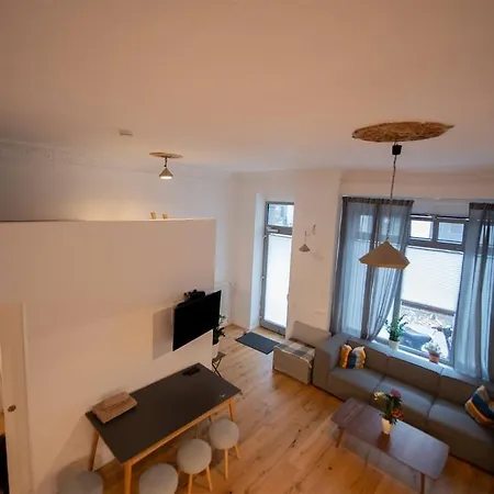 Urban In Friedrichshain-kreuzberg Apartment