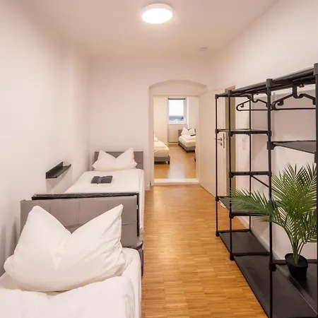 100qm2, Superior Suite, 8 Beds, Rain Shower Apartment