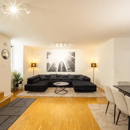 100qm2, Superior Suite, 8 Beds, Rain Shower Apartment