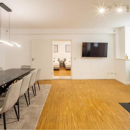 100qm2, Superior Suite, 8 Beds, Rain Shower Apartment