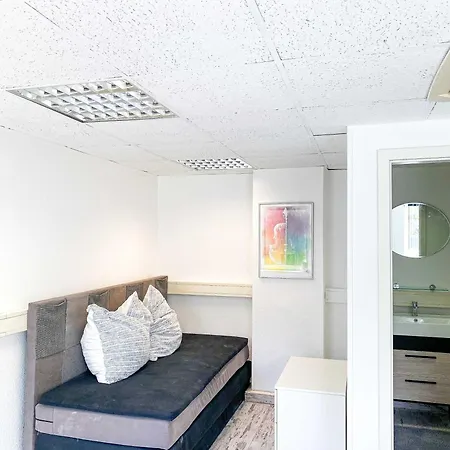Top-wohnung Fuer Gruppen 15 Min Zum Alex Parken Berlin