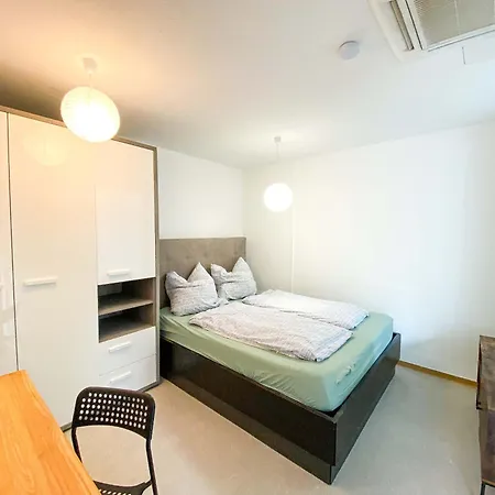 Top-wohnung Fuer Gruppen 15 Min Zum Alex Parken Apartment