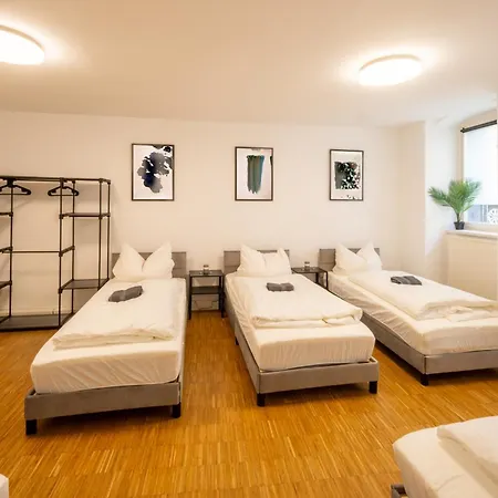 100qm2, Superior Suite, 8 Beds, Rain Shower Apartment *