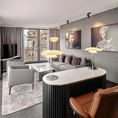 Radisson Collection Hotel, Hotell