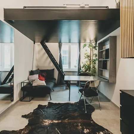 Apartment Altbau-loft Fuer 12 Personen Am Alexanderplatz