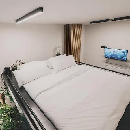 Altbau-loft Fuer 12 Personen Am Alexanderplatz Apartment *