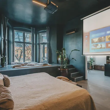Altbau-loft Fuer 12 Personen Am Alexanderplatz