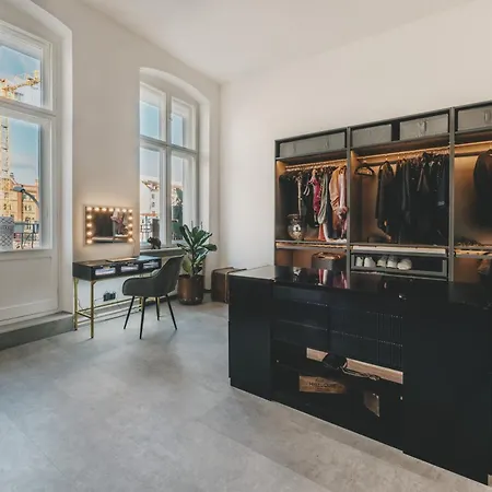 Altbau-loft Fuer 12 Personen Am Alexanderplatz Apartment