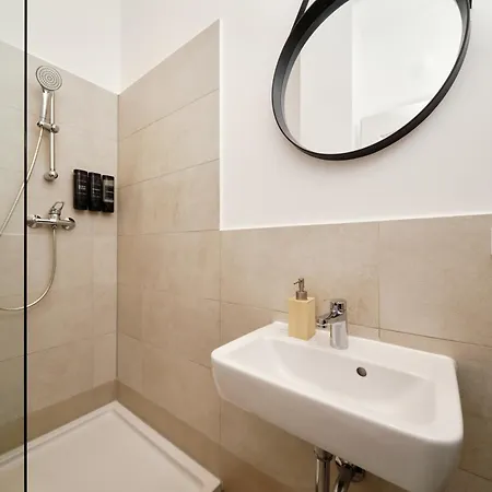 Staywell - Urban X-berg Grand Loft Apartment *