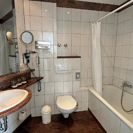 Wyndham Garden Mitte Otel 4*