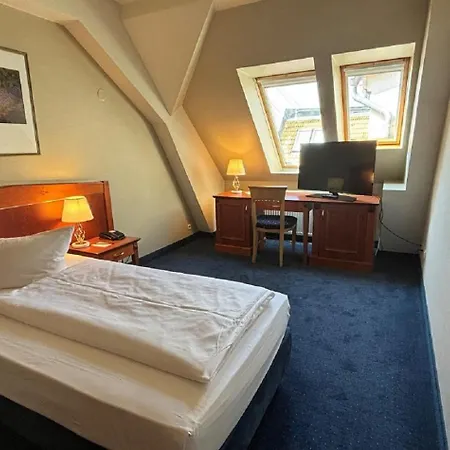 Wyndham Garden Mitte Otel 4*