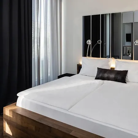 Hotel Amano Grand 3*