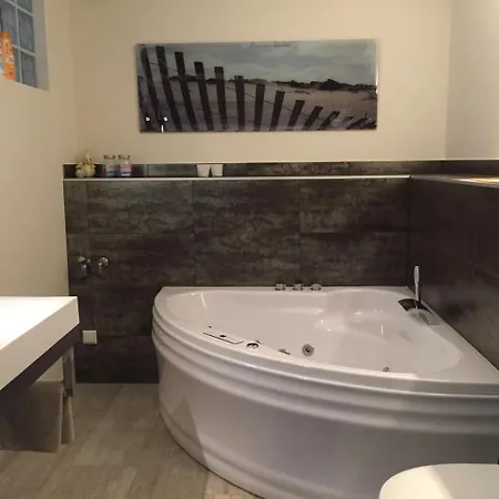 Mit Garten, Kamin U. Whirlpool Apartment