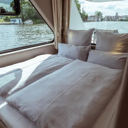 Nena Hausboot *