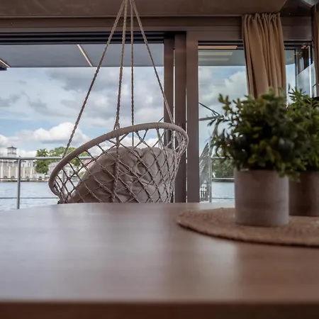 Botel Nena Hausboot Berlin