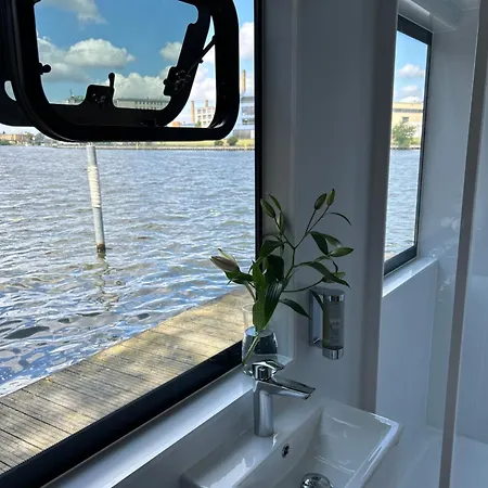 Nena Hausboot * Berlin