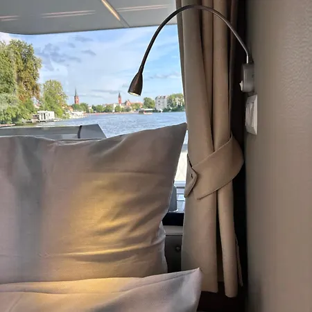 Nena Hausboot * Berlin