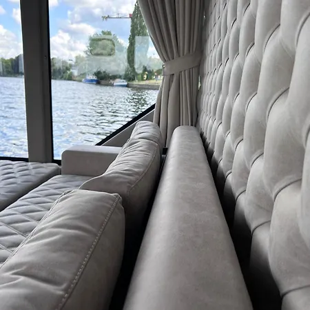 Nena Hausboot Botel *