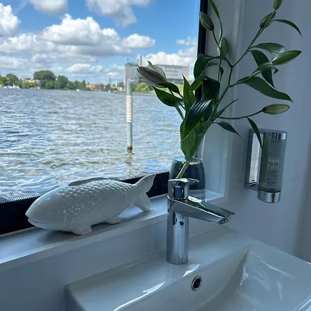Nena Hausboot * Berlin