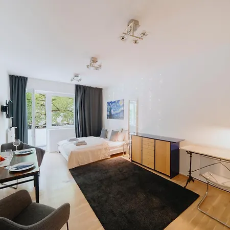 Apartment Lovely With Balcony - Cozy , Near Kadewe & Kurfuerstendamm *