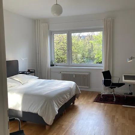 Homestay Canal-Front At Maybachufer - Private Room In Newly Renovated 80 Sqm Two-Bedroom Apartment Berlin
