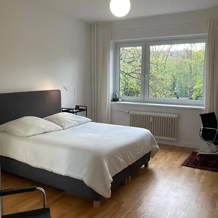 Canal-Front At Maybachufer - Private Room In Newly Renovated 80 Sqm Two-Bedroom Apartment *