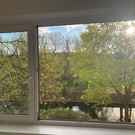 Canal-Front At Maybachufer - Private Room In Newly Renovated 80 Sqm Two-Bedroom Apartment