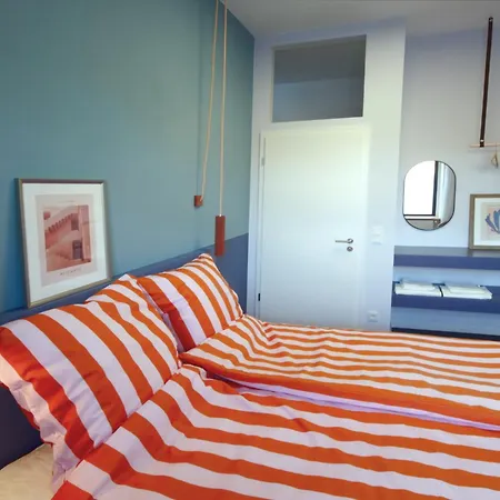 Poets Place Design In Kreuzberg - Space For 8 Persons Berlin