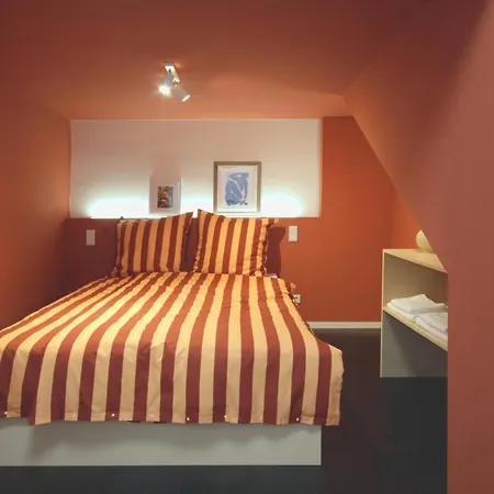 Apartment Poets Place Design In Kreuzberg - Space For 8 Persons