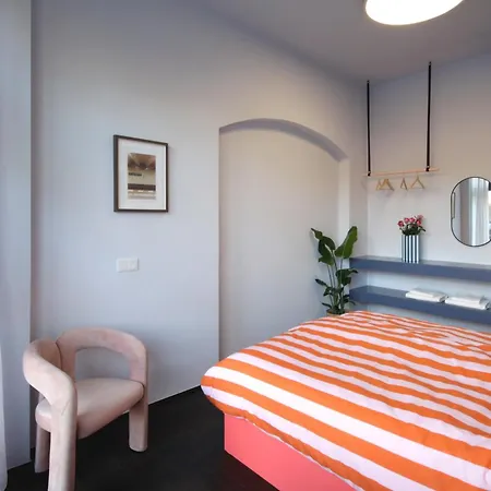 Poets Place Design In Kreuzberg - Space For 8 Persons Apartment Berlin