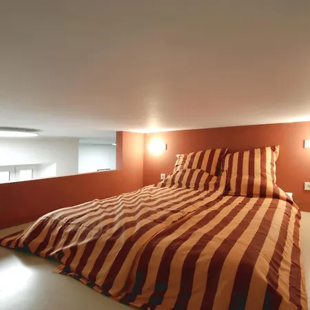 Apartment Poets Place Design In Kreuzberg - Space For 8 Persons