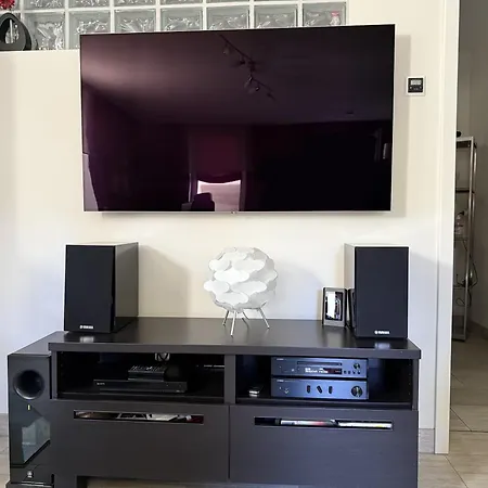 Mit Garten, Kamin U. Whirlpool Apartment