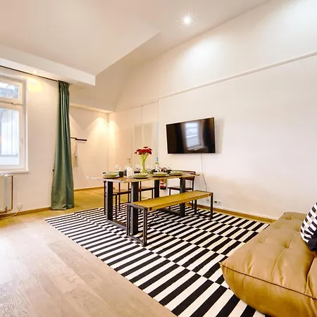 Apartment Big Urban Loft - Bis Zu 20 Personen - 180qm - 180 Grad Skyline Balkon