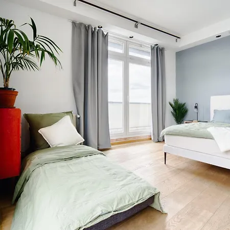 Big Urban Loft - Bis Zu 20 Personen - 180qm - 180 Grad Skyline Balkon Apartment Berlin