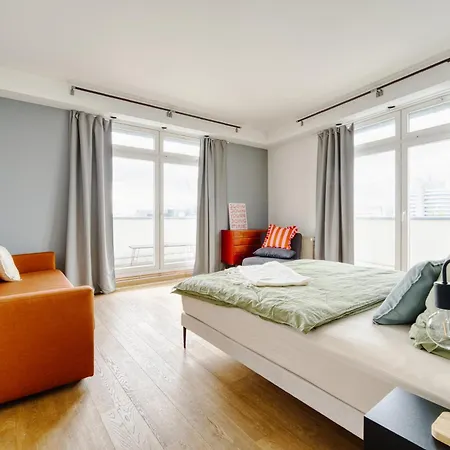Big Urban Loft - Bis Zu 20 Personen - 180qm - 180 Grad Skyline Balkon Berlin