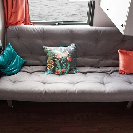 Ferienhaus Moonrooms - Luxus Hausboot *