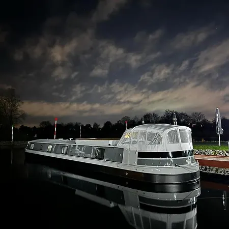 Moonrooms - Luxus Wohnschiff * Berlin