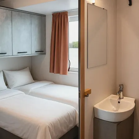 Moonrooms - Luxus Hausboot Ferienhaus