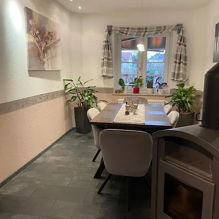 Haus Mit Garten In Neukoelln Casa vacanze