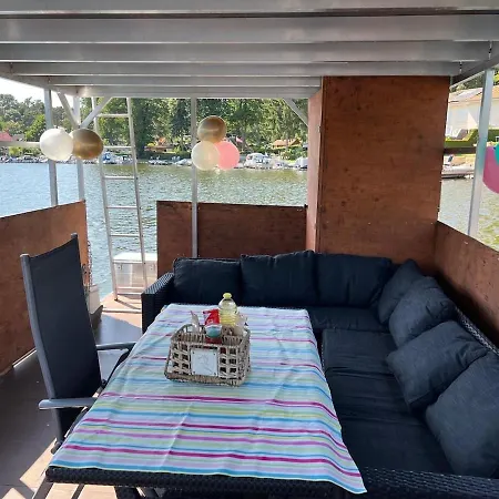 Party Grill Boot Hotel en barco *