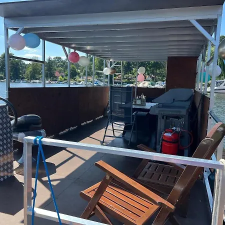 Party Grill Boot Hotel en barco