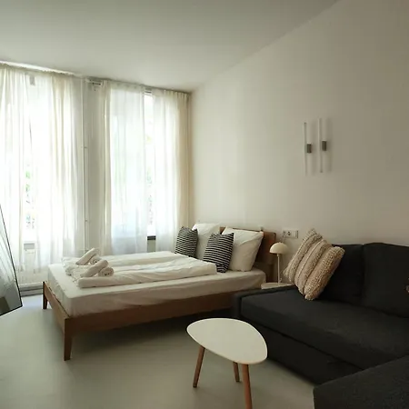 Nook X Salon - Gallery-apartment In Friedrichshain