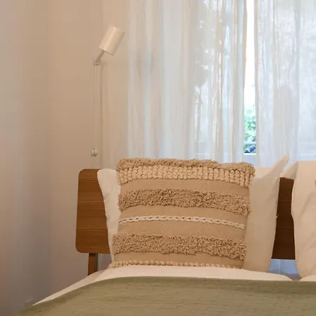 Nook X Salon - Gallery-apartment In Friedrichshain Appartamento *
