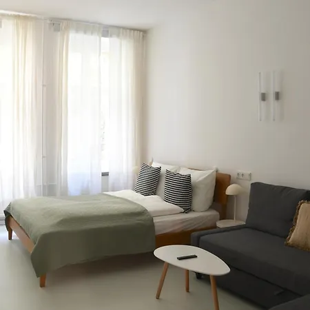 Nook X Salon - Gallery-apartment In Friedrichshain * Berlino