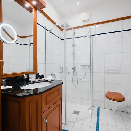 Louisa's Place Otel 5*