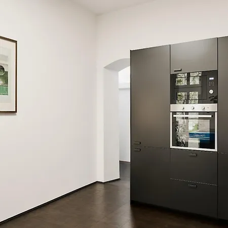 Poets Place Design In Kreuzberg - Space For 8 Persons