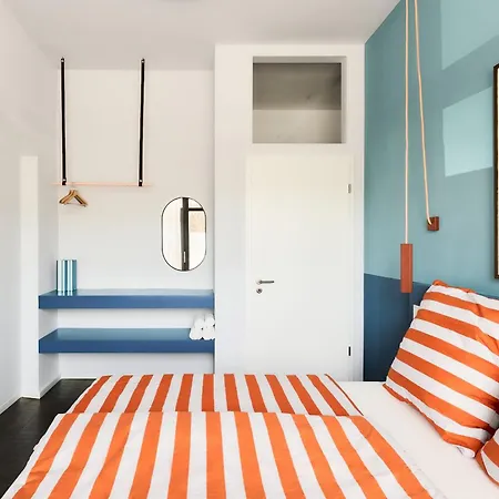 Poets Place Design In Kreuzberg - Space For 8 Persons *