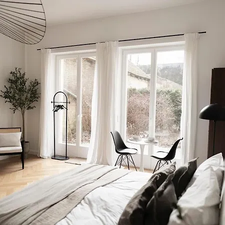 Design With Garden Apartment