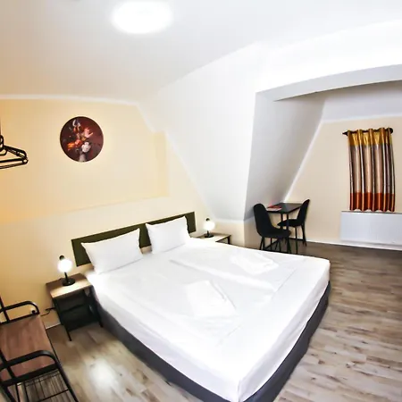 Szálloda Karlshorst 3*