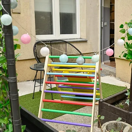 Cozy Retro Chic With Patio And Self Check-in Apartment Berlin